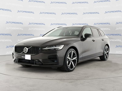 Volvo V60 B4 automatico Plus Dark nuova a Como