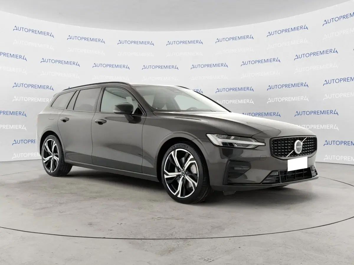 Volvo V60 nuova a Como (5)
