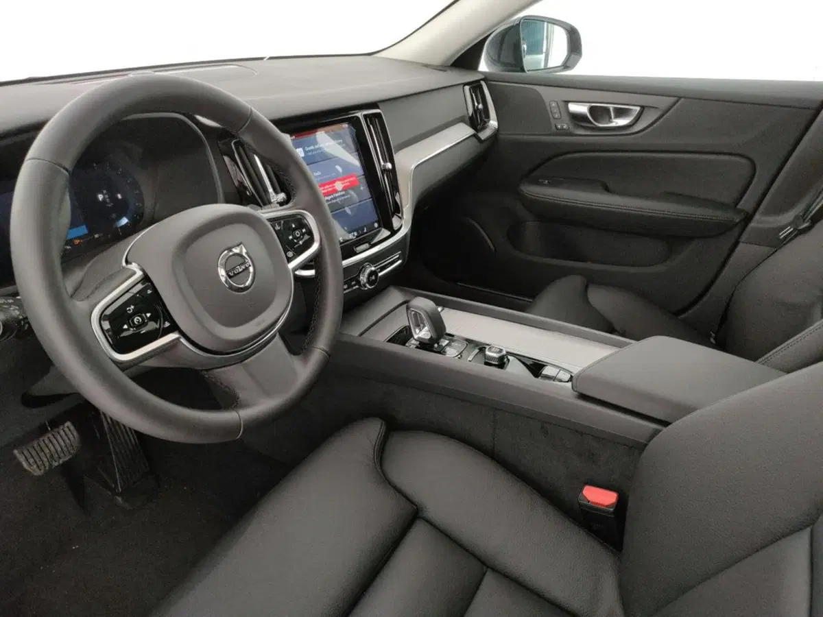 Volvo V60 nuova a Como (6)