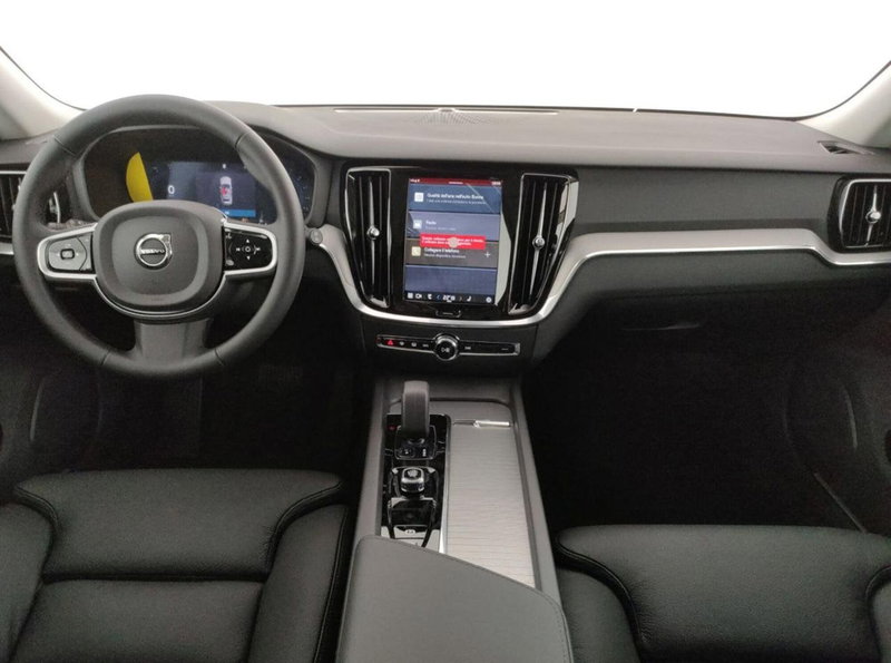 Volvo V60 nuova a Como (7)