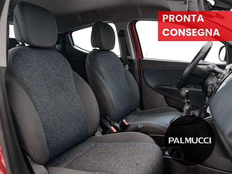 Lancia Ypsilon usata a Prato (13)