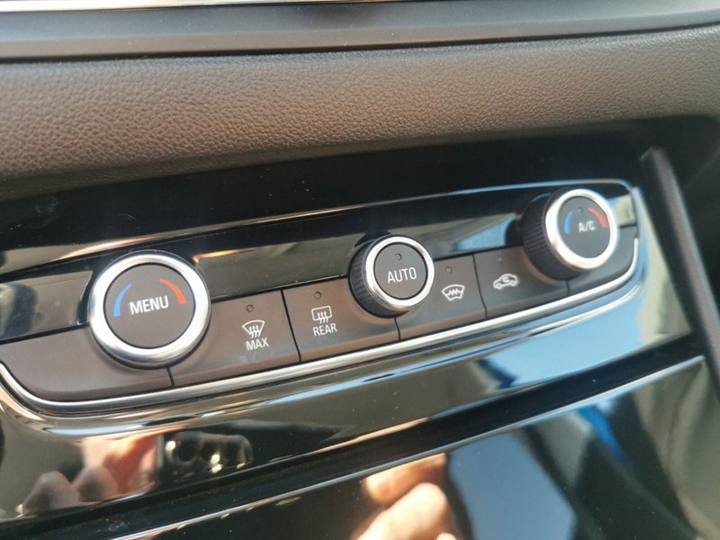 Opel Grandland usata a Taranto (14)