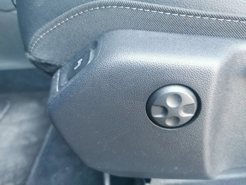 Opel Grandland usata a Taranto (18)