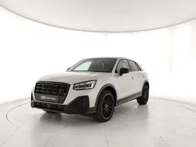 Audi Q2 35 2.0 tdi Identity Black s-tronic del 2025 usata a Nola