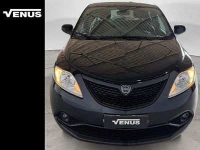 Lancia Ypsilon 1.0 FireFly 5 porte S&amp;S Hybrid Ecochic Silver del 2021 usata a Monza
