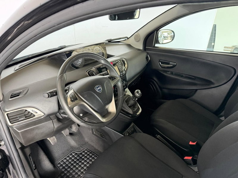 Lancia Ypsilon usata a Monza e Brianza (9)