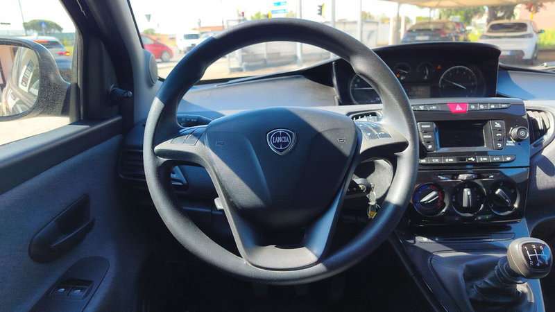 Lancia Ypsilon usata a Firenze (15)