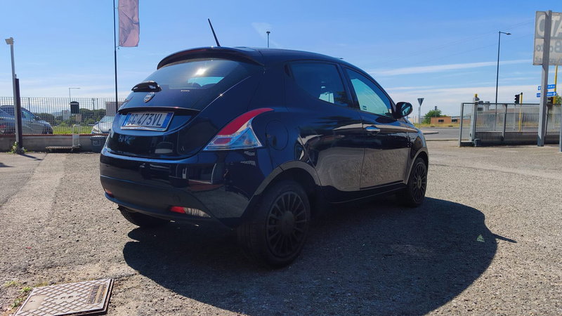 Lancia Ypsilon usata a Firenze (9)