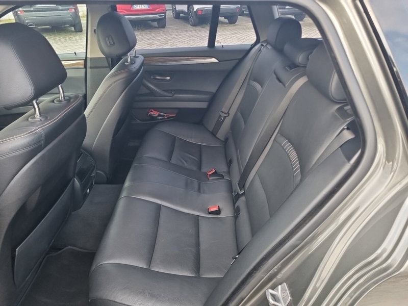BMW Serie 5 Touring usata a Lucca (12)