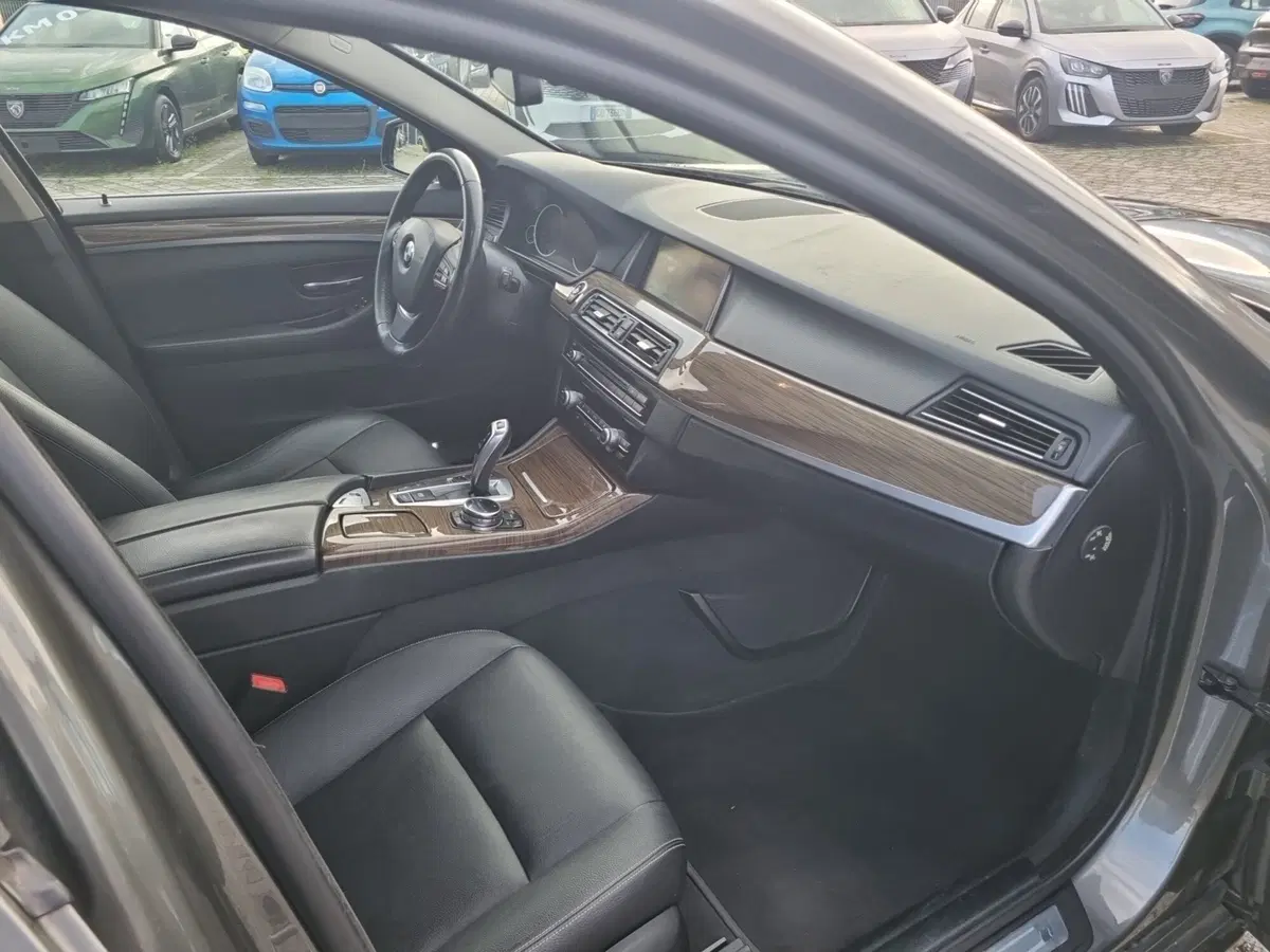 BMW Serie 5 Touring usata a Lucca (17)