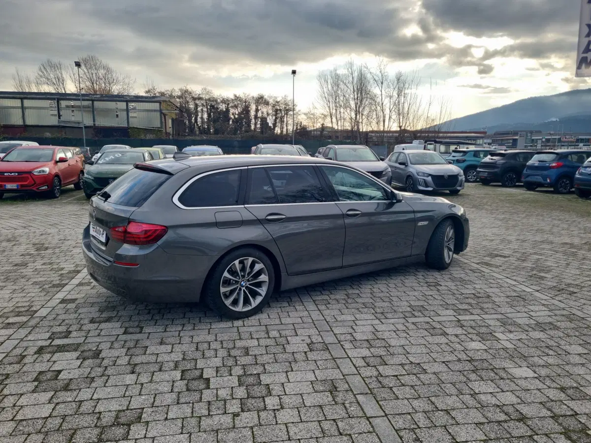 BMW Serie 5 Touring usata a Lucca (3)
