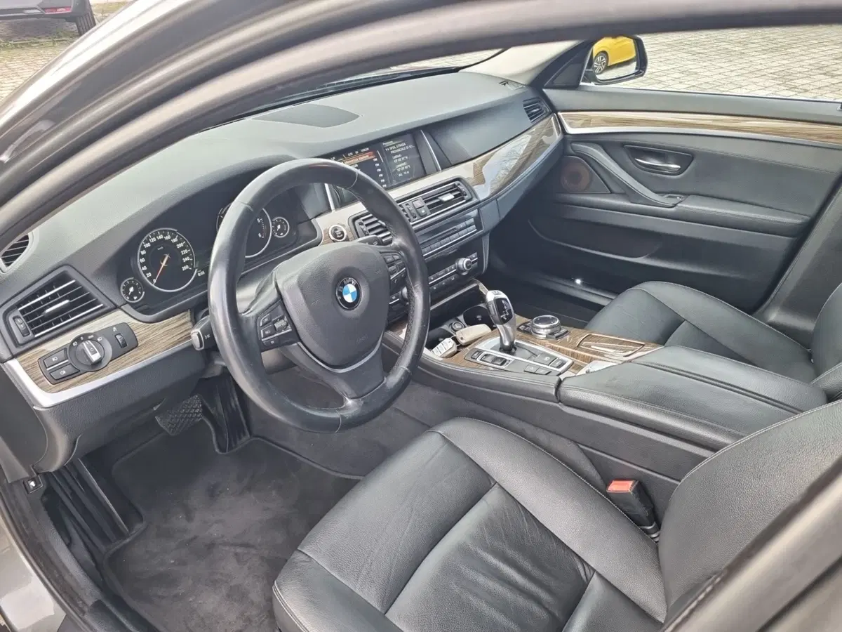 BMW Serie 5 Touring usata a Lucca (6)