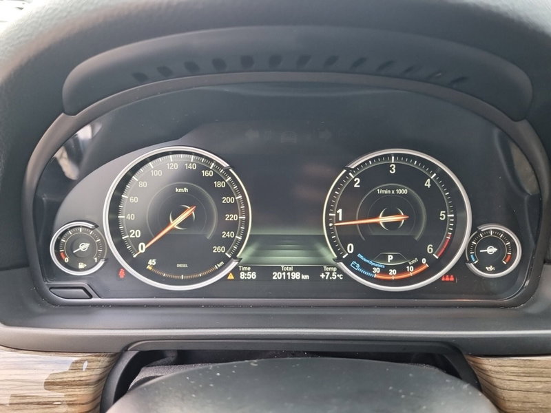 BMW Serie 5 Touring usata a Lucca (8)