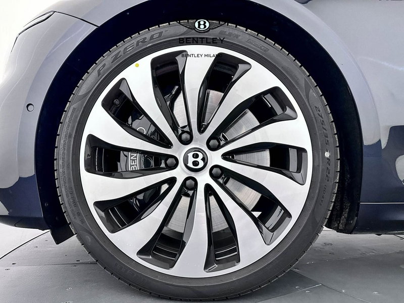 Bentley Continental GTC nuova a Milano (10)