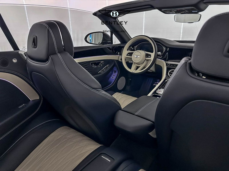 Bentley Continental GTC nuova a Milano (14)