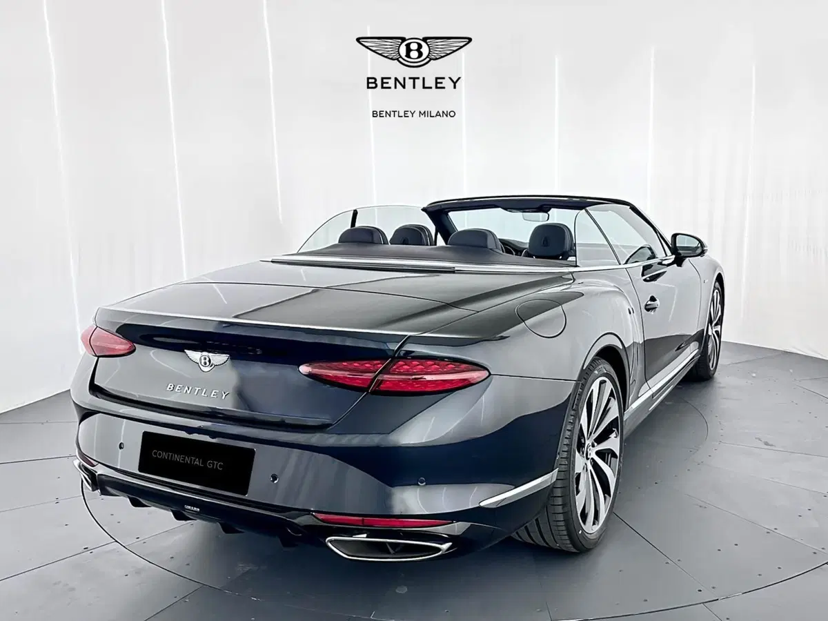 Bentley Continental GTC nuova a Milano (9)