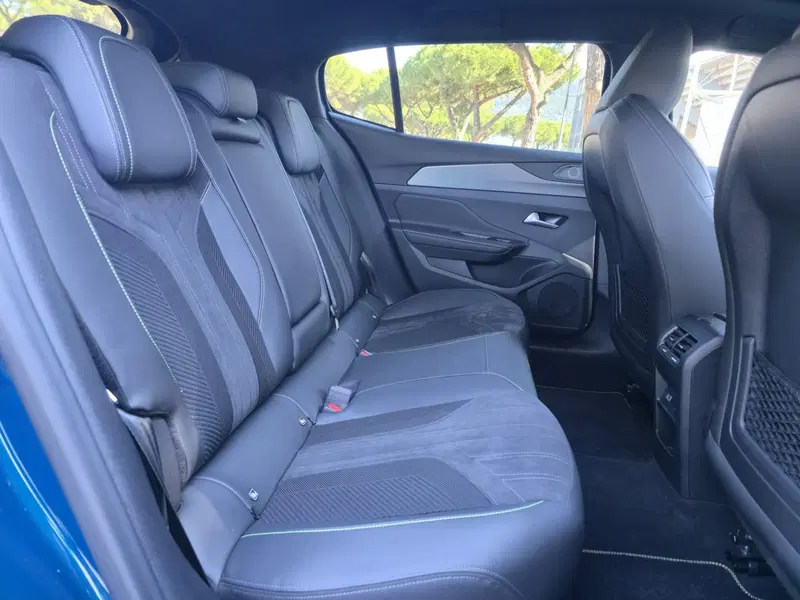 Peugeot 408 usata a Massa-Carrara (16)