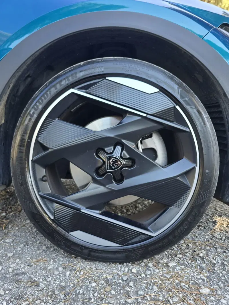 Peugeot 408 usata a Massa-Carrara (18)