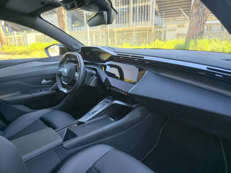 Peugeot 408 usata a Massa-Carrara (19)