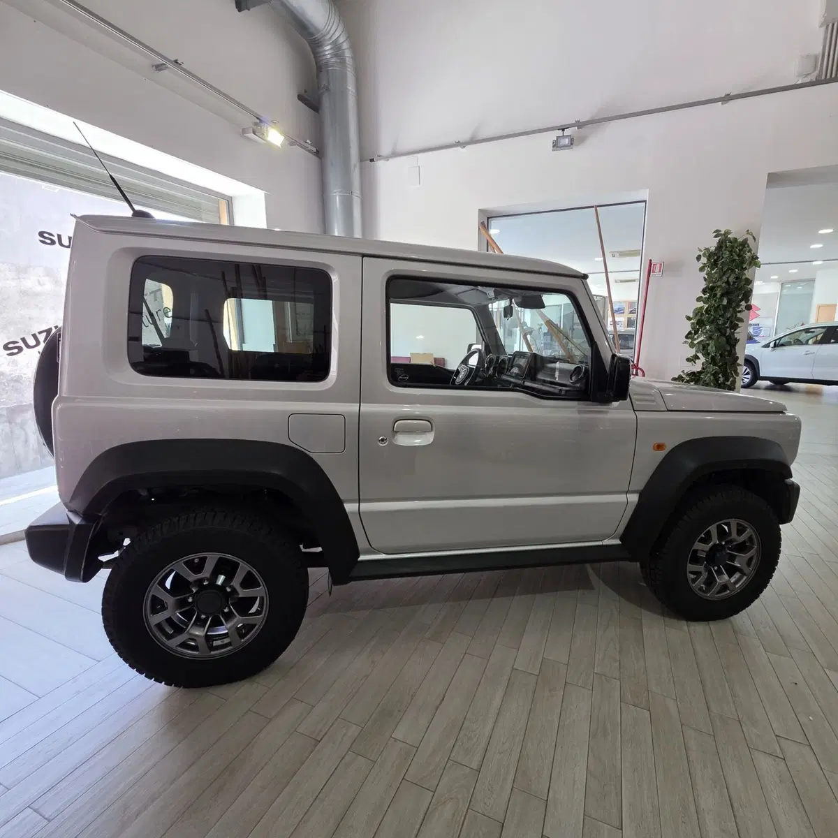 Suzuki Jimny usata a Catania (11)