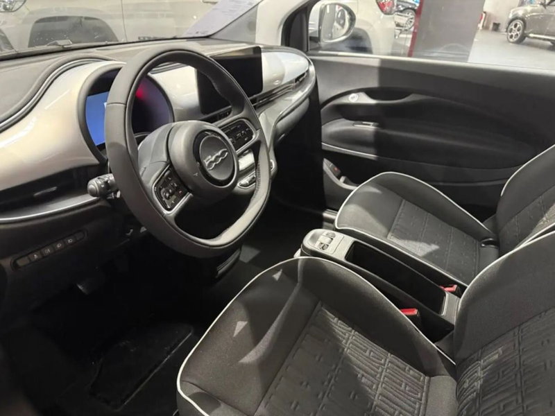 Fiat 500 Cabrio nuova a Latina (5)