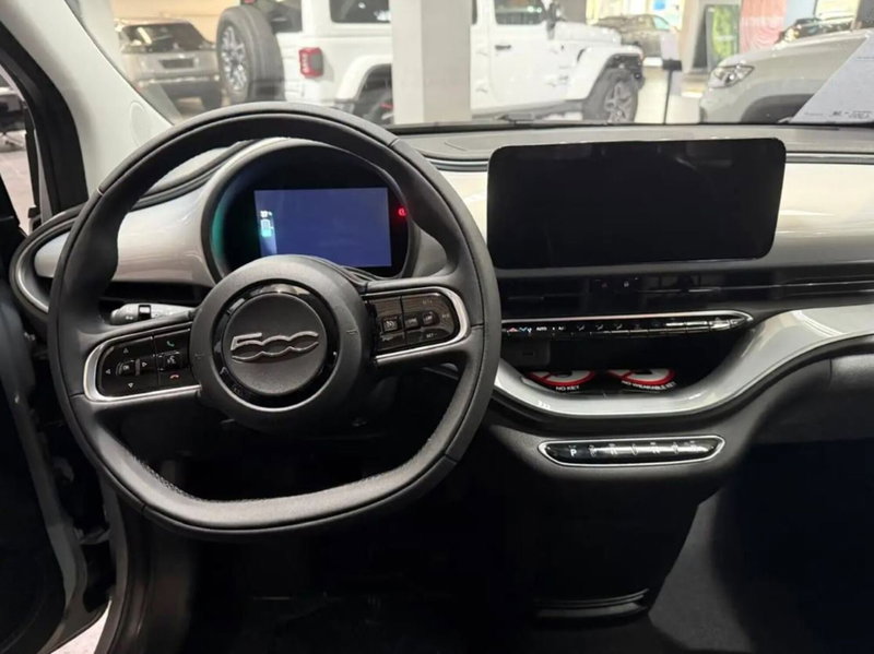 Fiat 500 Cabrio nuova a Latina (9)
