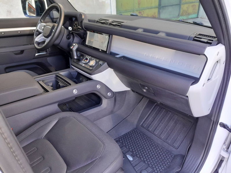 Land Rover Defender usata a Cuneo (16)