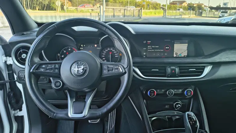 Alfa Romeo Stelvio usata a Padova (10)