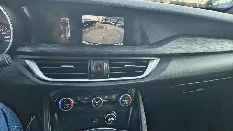 Alfa Romeo Stelvio usata a Padova (16)