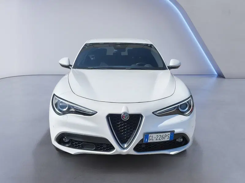 Alfa Romeo Stelvio usata a Padova (2)