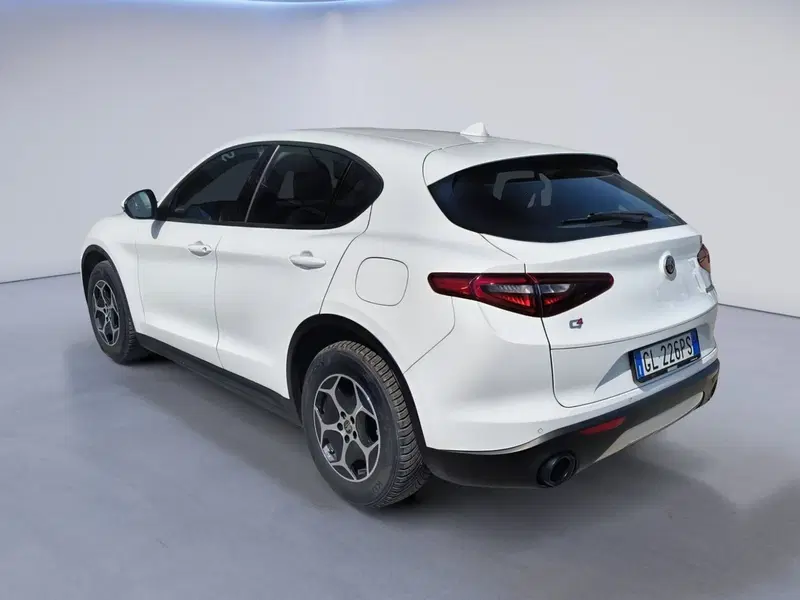 Alfa Romeo Stelvio usata a Padova (5)