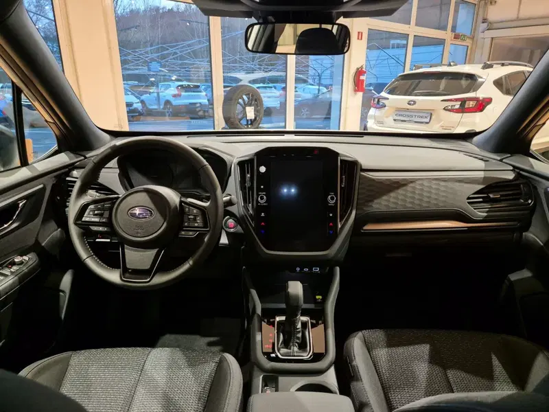Subaru Forester nuova a Como (10)