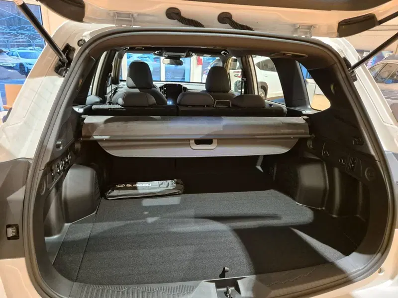 Subaru Forester nuova a Como (11)