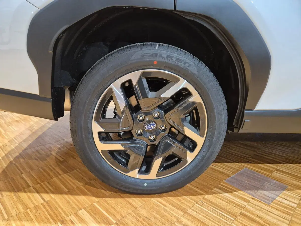 Subaru Forester nuova a Como (12)