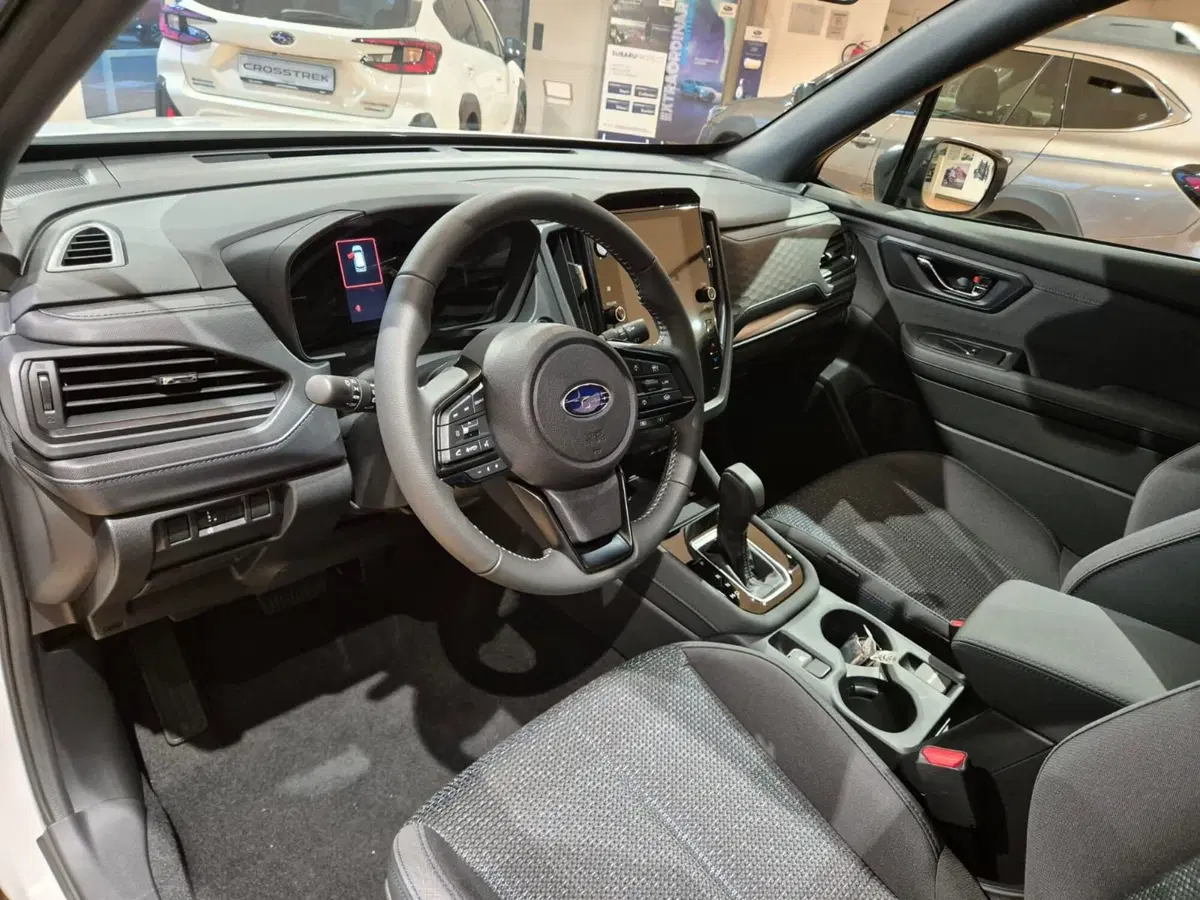 Subaru Forester nuova a Como (14)