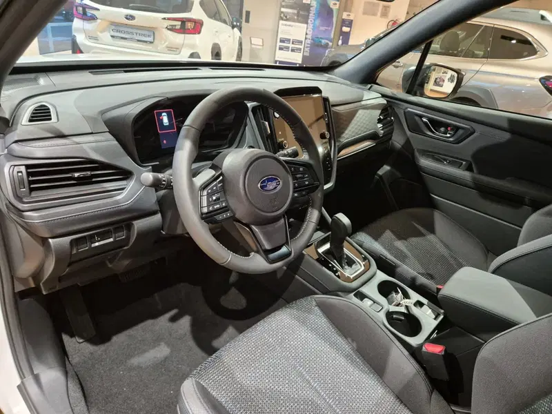 Subaru Forester nuova a Como (14)
