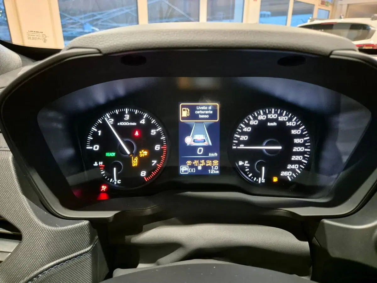 Subaru Forester nuova a Como (9)
