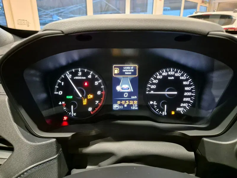 Subaru Forester nuova a Como (9)