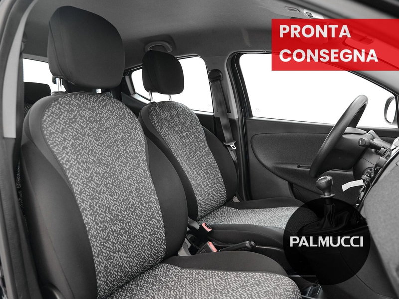 Lancia Ypsilon usata a Prato (20)