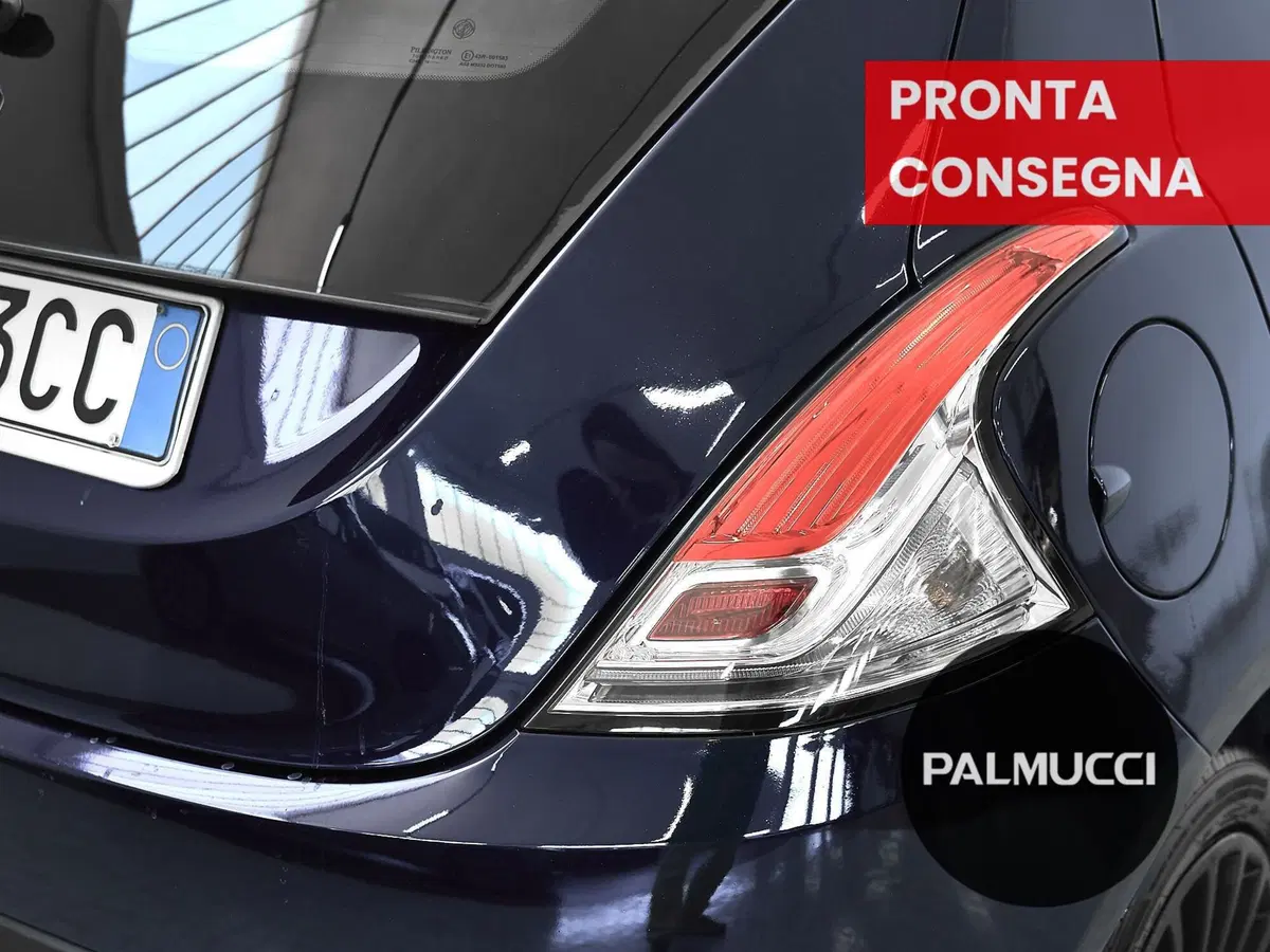 Lancia Ypsilon usata a Prato (7)