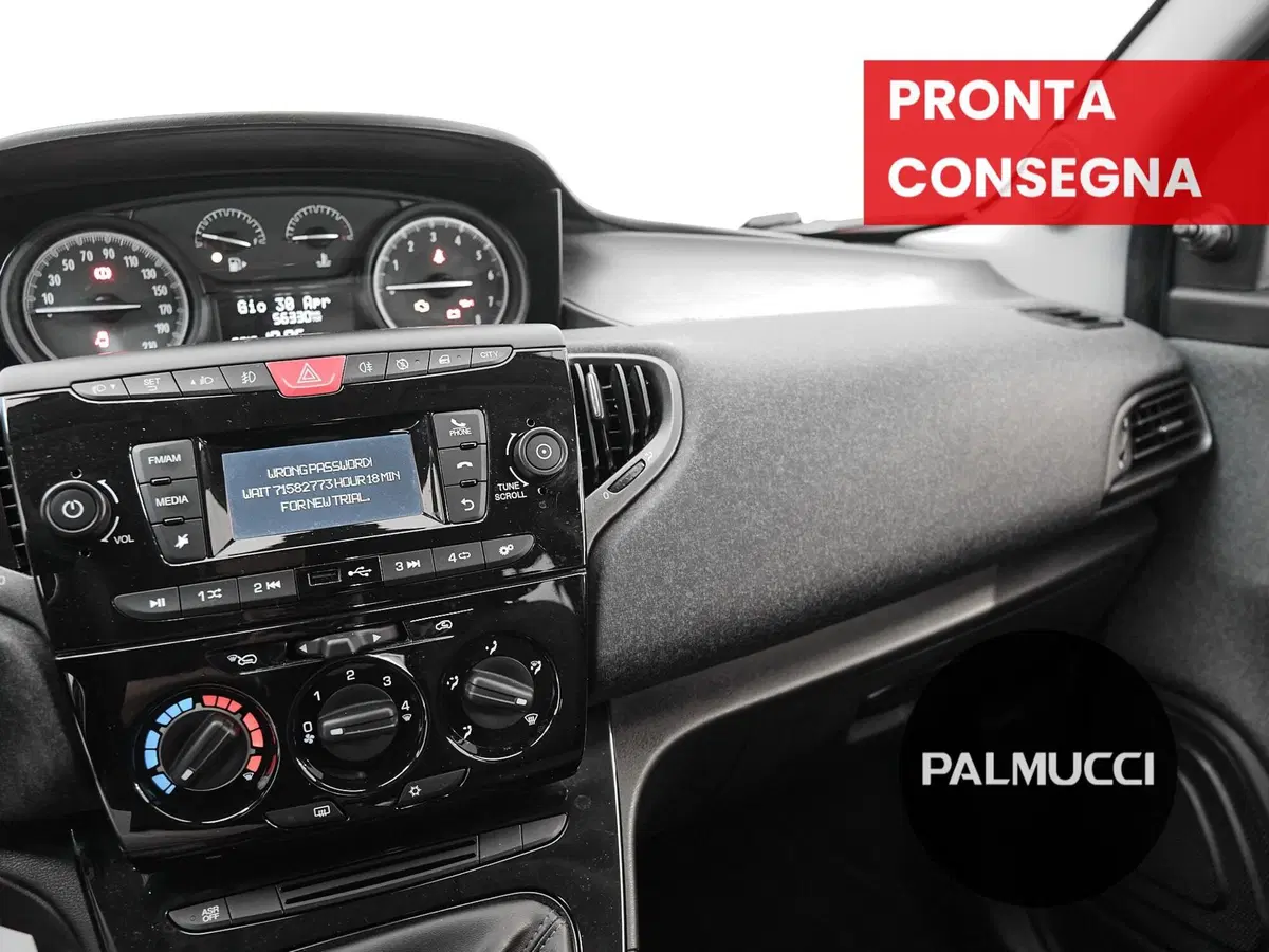 Lancia Ypsilon usata a Prato (9)