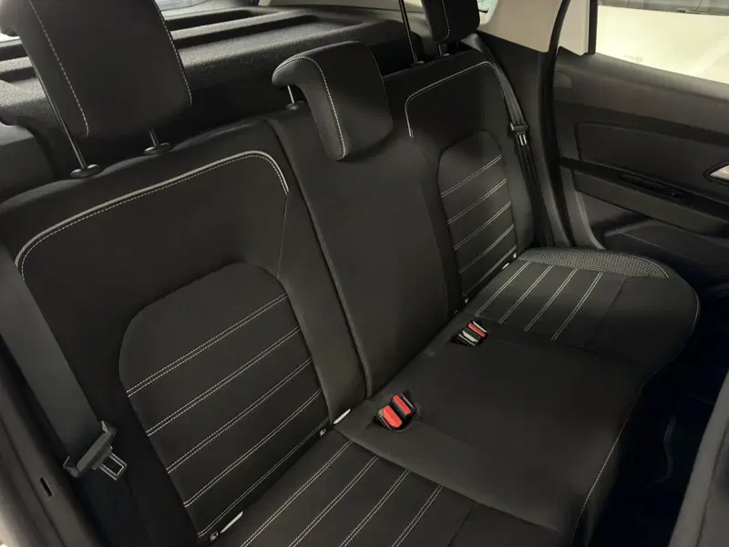 Dacia Duster usata a Milano (17)