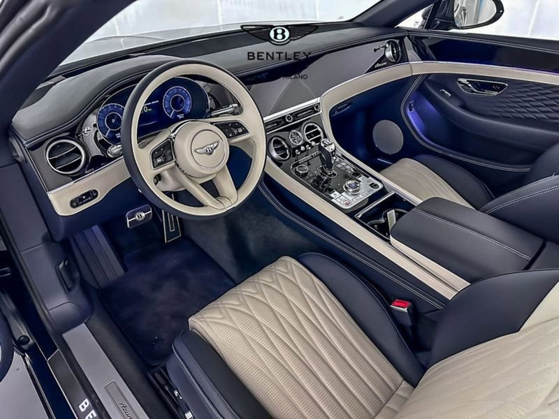 Bentley Continental GTC nuova a Milano (12)