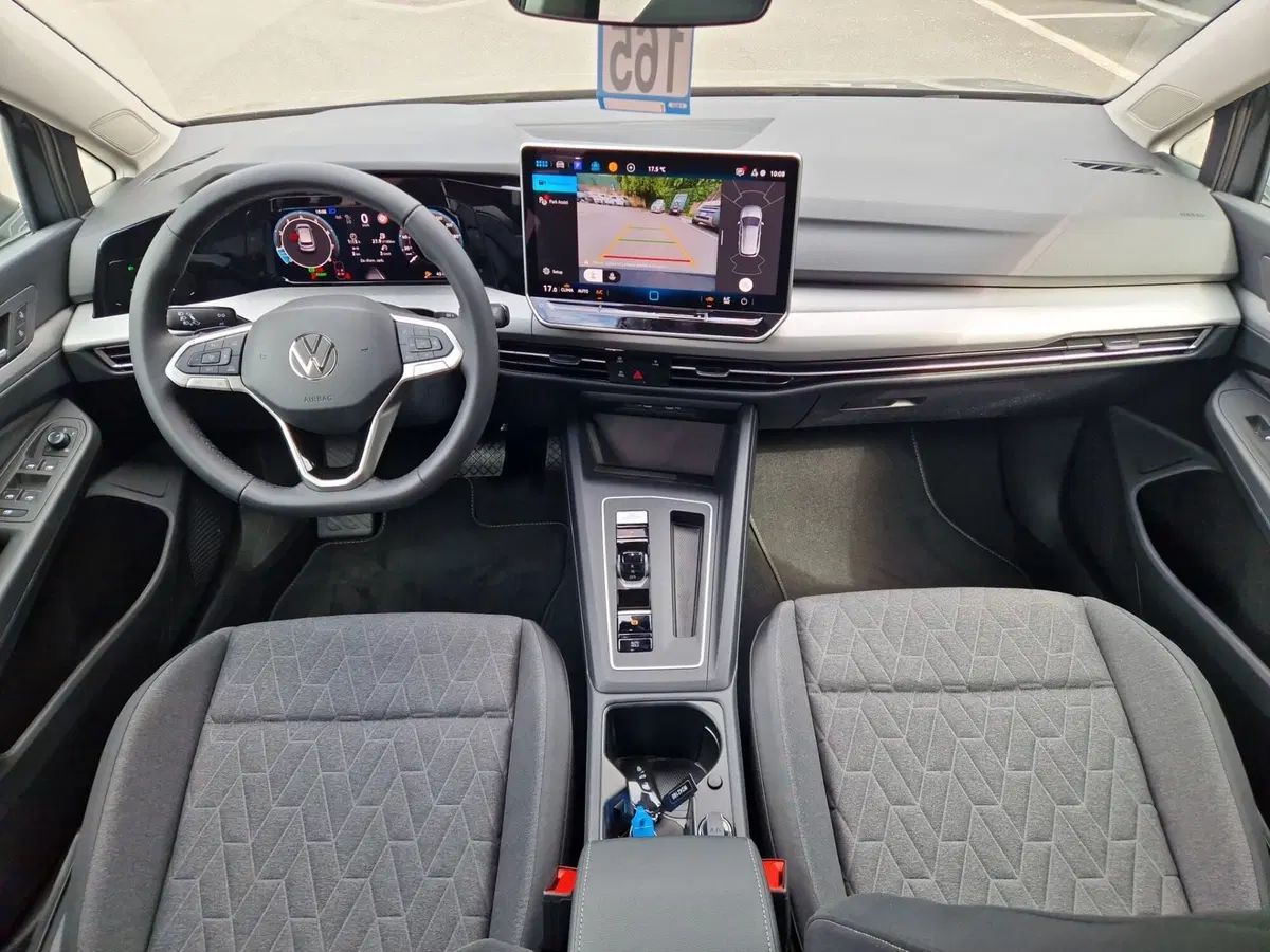 Volkswagen Golf nuova a Siena (13)