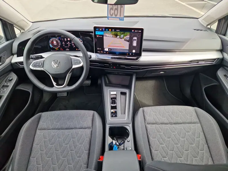 Volkswagen Golf nuova a Siena (13)