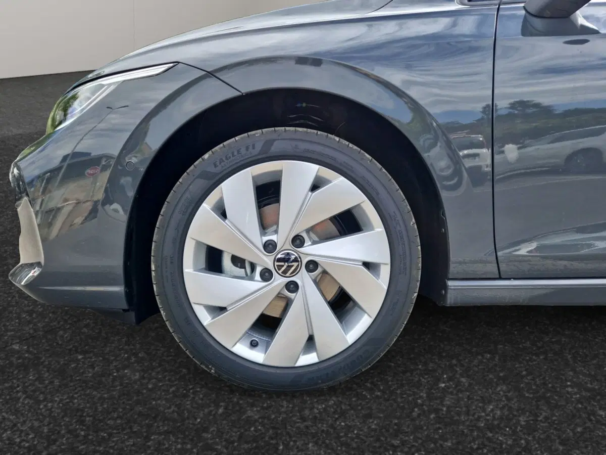 Volkswagen Golf nuova a Siena (9)