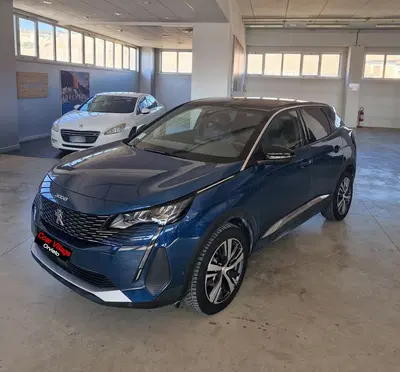 Peugeot 3008 1.2 hybrid Allure Business 145cv e-dcs6 del 2024 usata a Orvieto