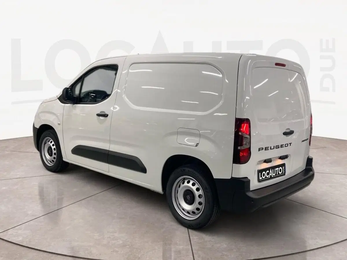 Peugeot Partner Furgone nuova a Torino (5)