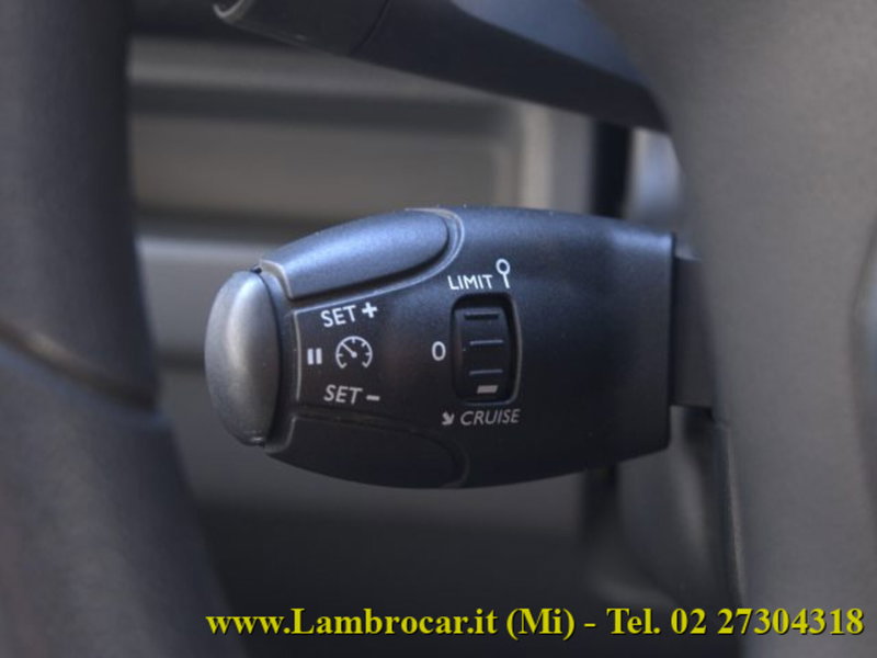 Opel Vivaro Furgone usata a Milano (10)