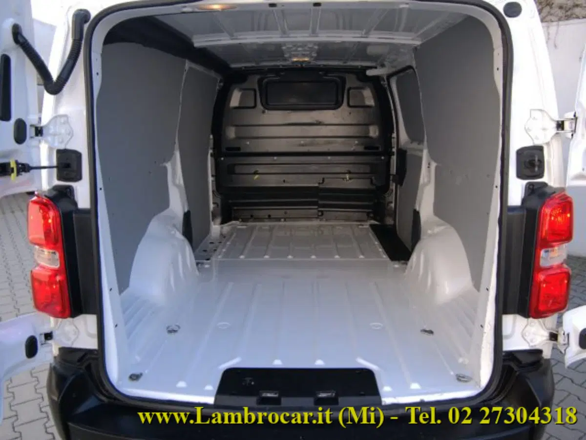 Opel Vivaro Furgone usata a Milano (12)